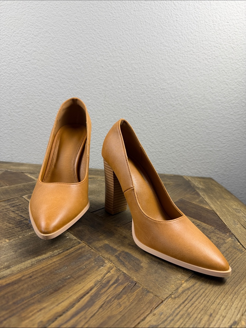 Size 7 Classic Tan Pointed Block Heel Pumps